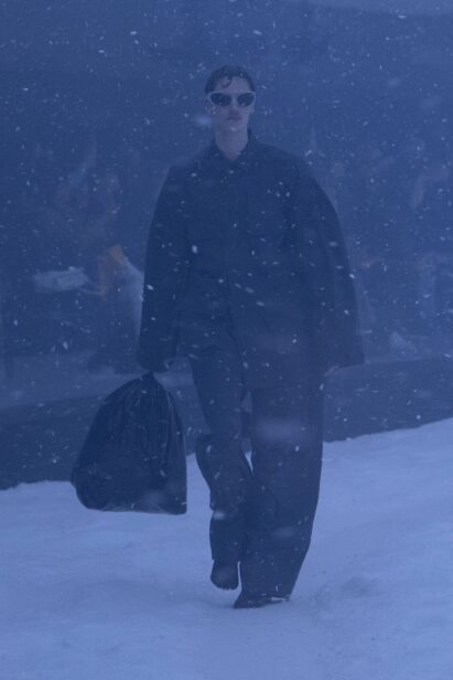 00064-balenciaga-fall-2022-ready-to-wear-paris-credit-brand-1.jpg