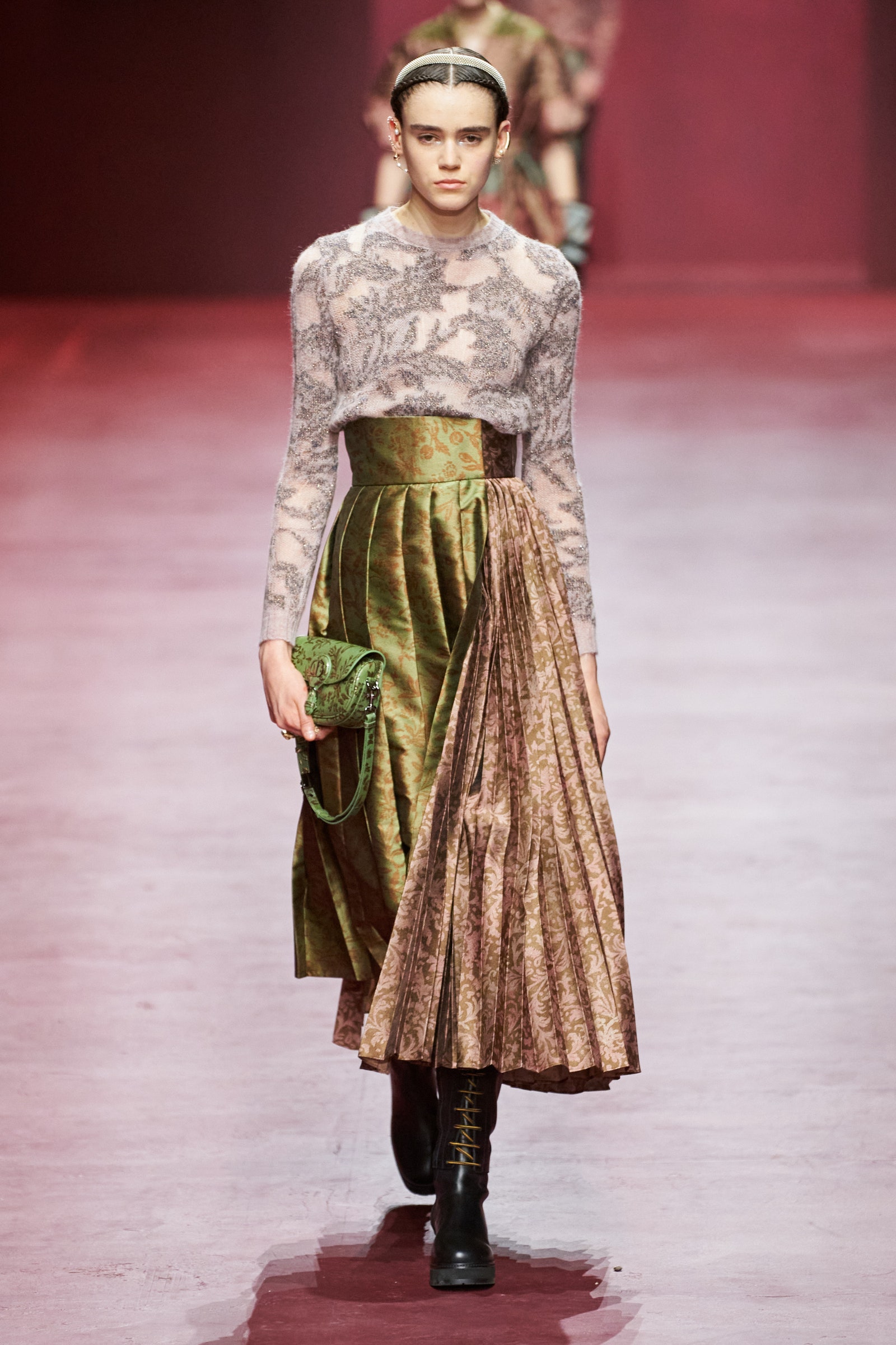 00067-christian-dior-fall-2022-ready-to-wear-paris-credit-gorunway-1.jpeg