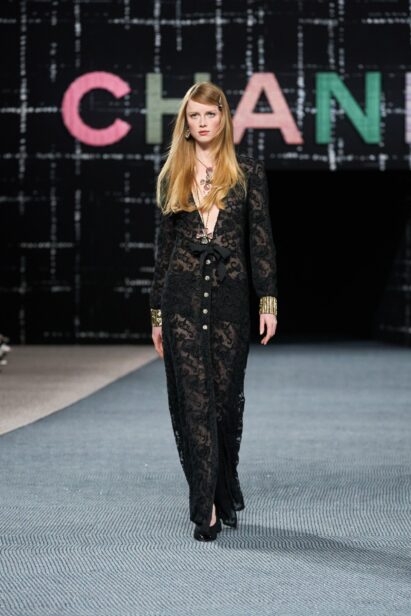 00070-chanel-fall-2022-ready-to-wear-paris-credit-gorunway-1.jpeg