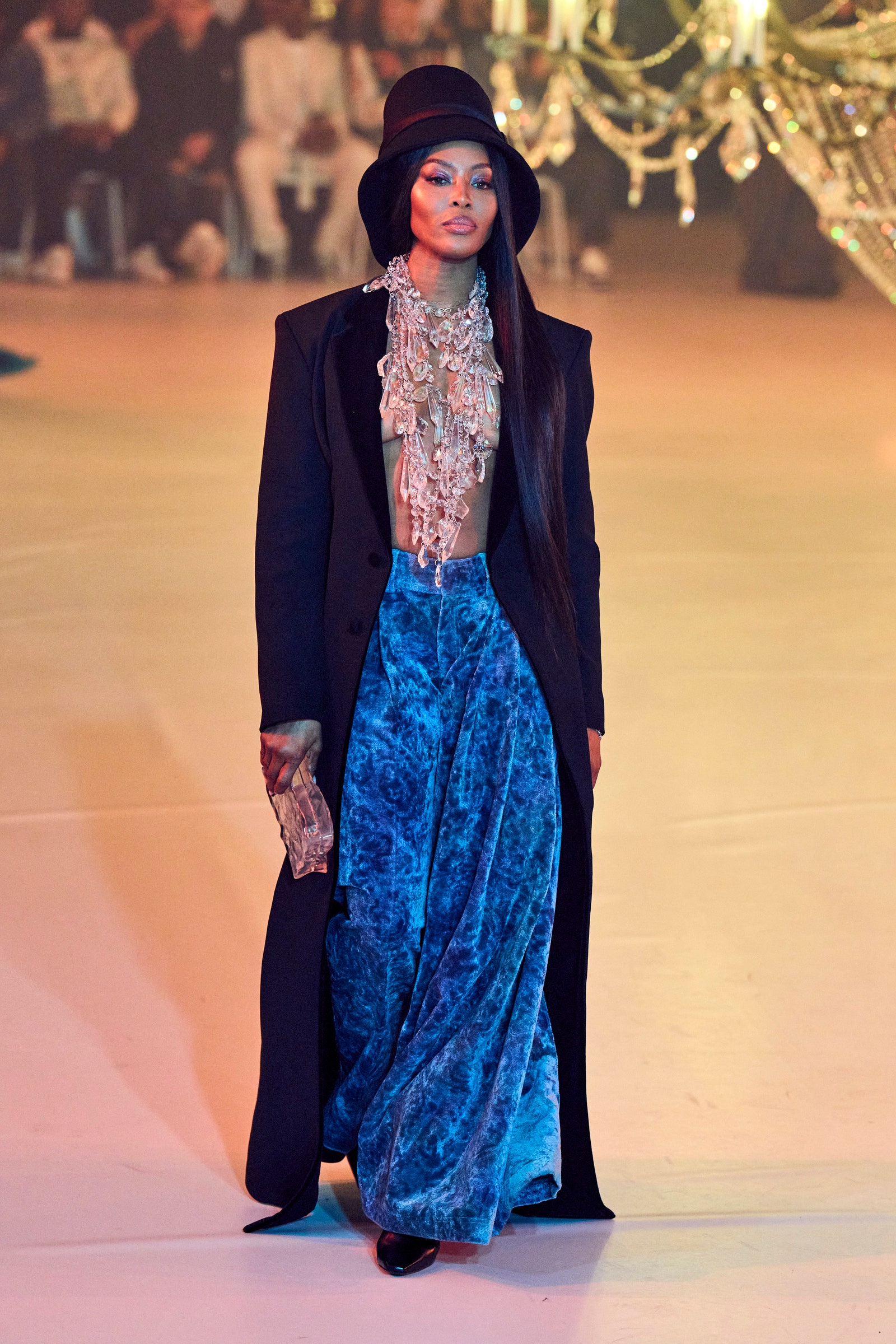 00071-off-white-fall-2022-ready-to-wear-paris-credit-gorunway-1.jpeg