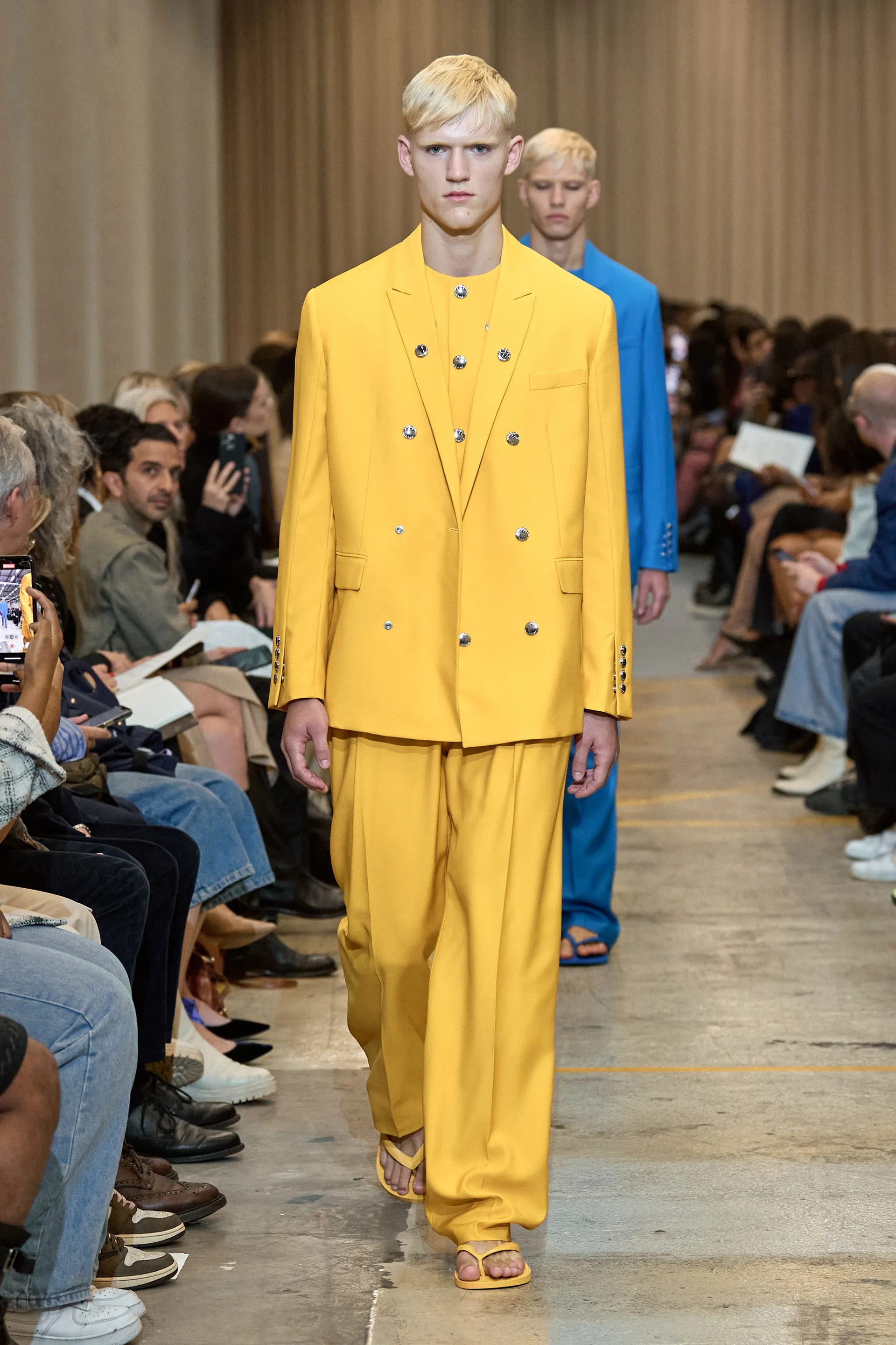 00072-burberry-spring-2023-ready-to-wear-credit-brand