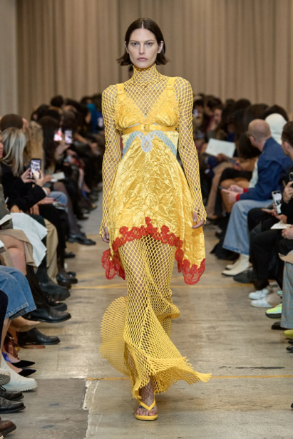 00074-burberry-spring-2023-ready-to-wear-credit-brand