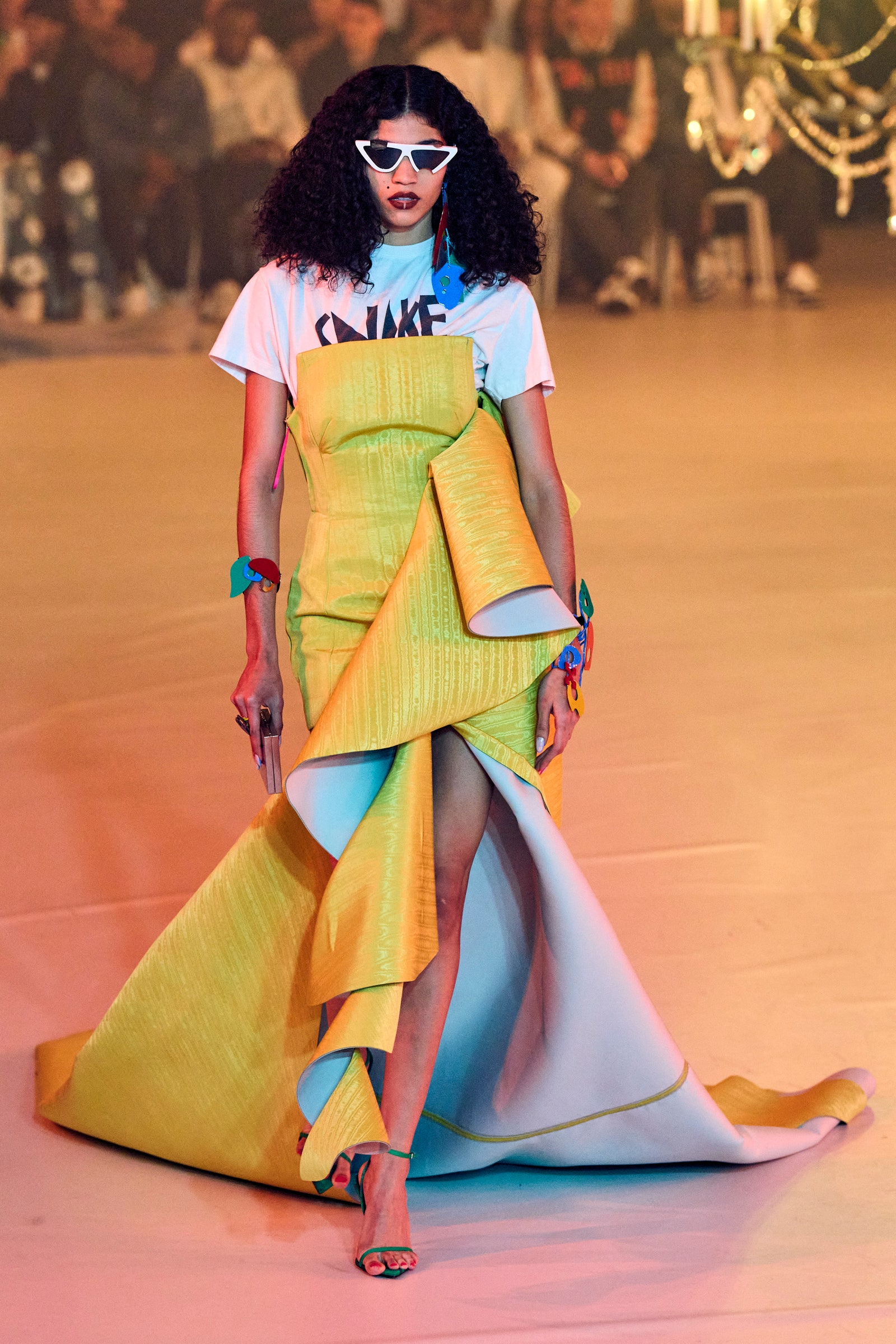 00075-off-white-fall-2022-ready-to-wear-paris-credit-gorunway-1.jpeg