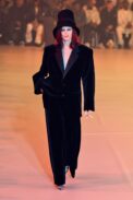 00076-off-white-fall-2022-ready-to-wear-paris-credit-gorunway-1.jpeg