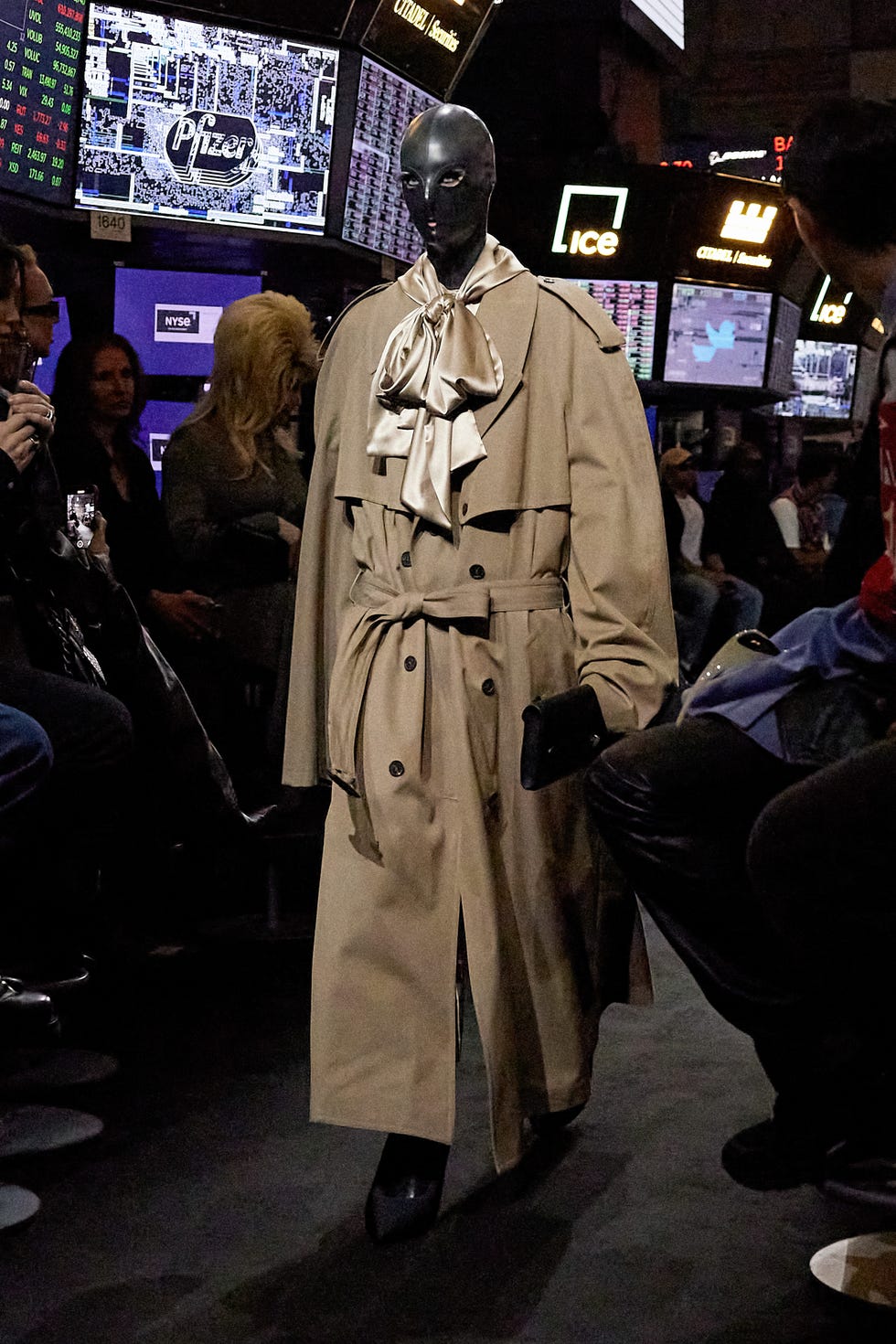01-ffw-2732x4098-spring-23-look-27-1653264360-1.jpeg