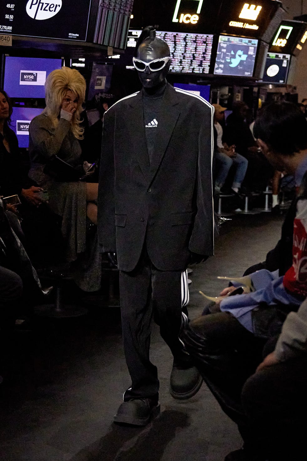01-ffw-2732x4098-spring-23-look-42-1653264396-1.jpeg