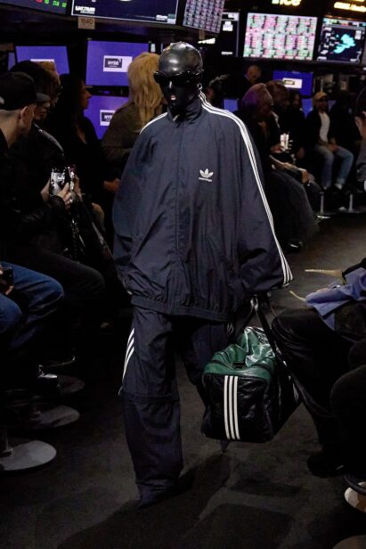 01-ffw-2732x4098-spring-23-look-46-1653264384-1.jpeg