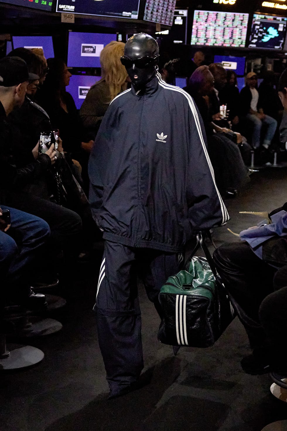 01-ffw-2732x4098-spring-23-look-46-1653264384-1.jpeg