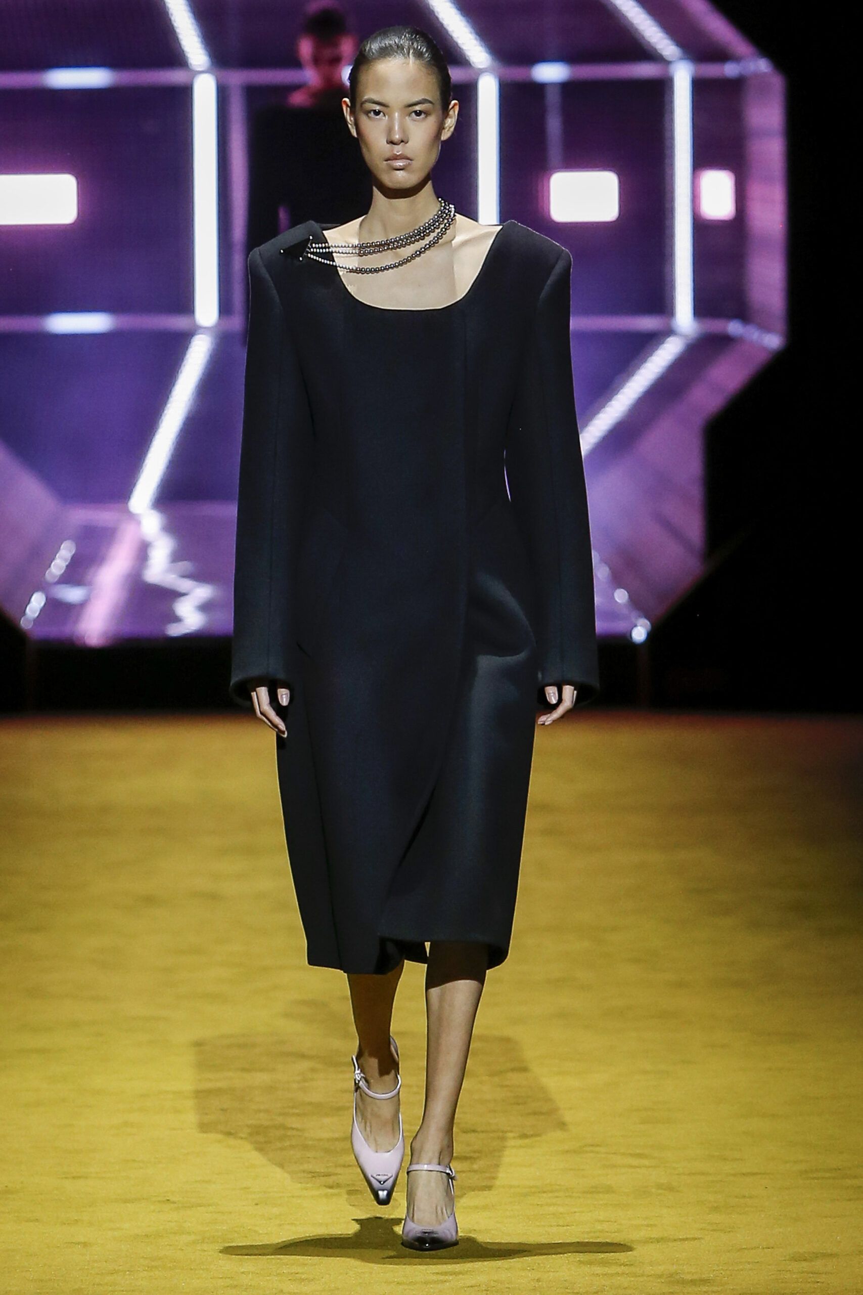 08-pradadonnafw22-1.jpg