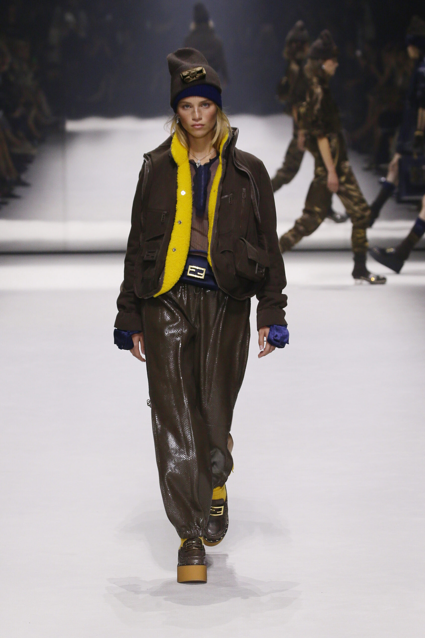 24_Fendi_25_Baguette