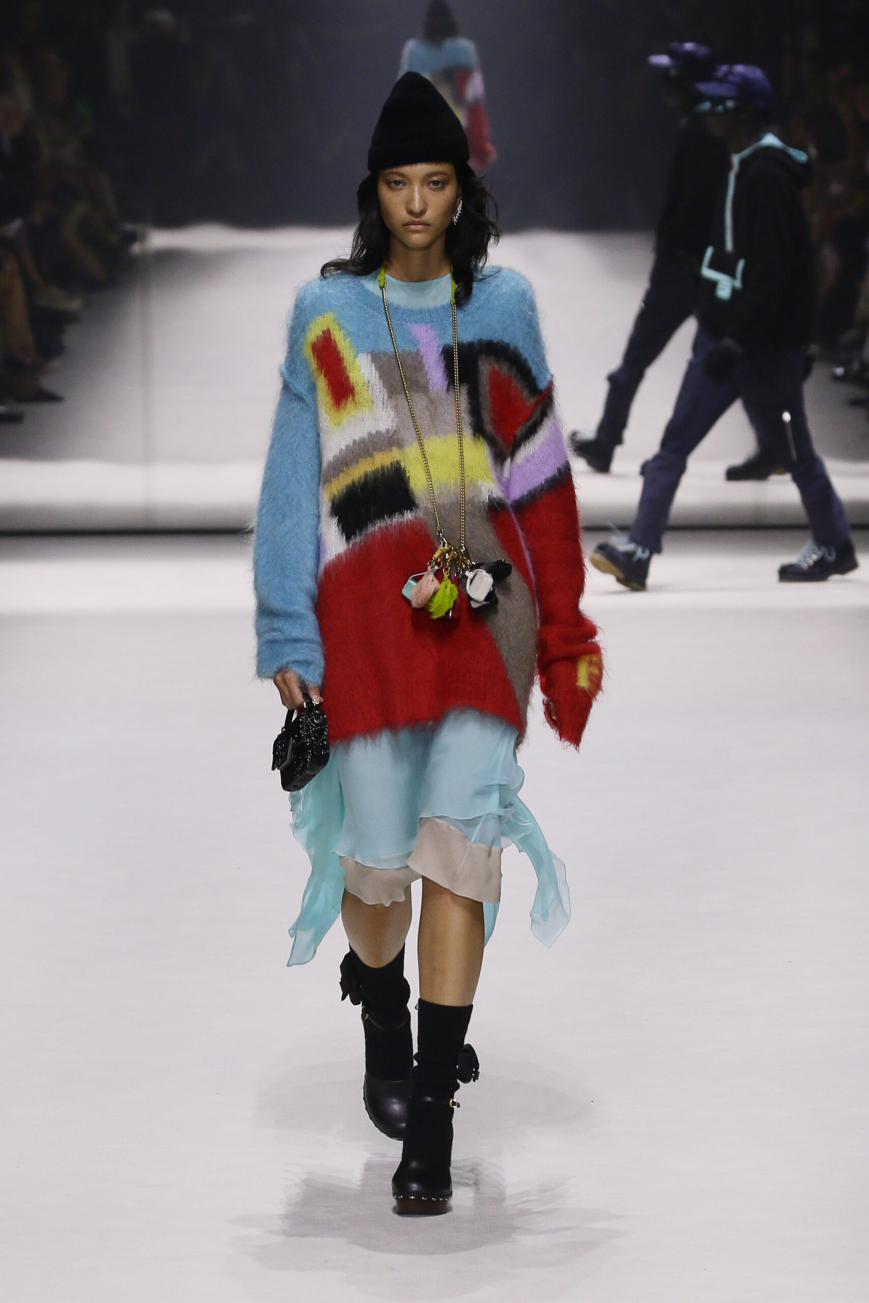 34_Fendi_25_Baguette