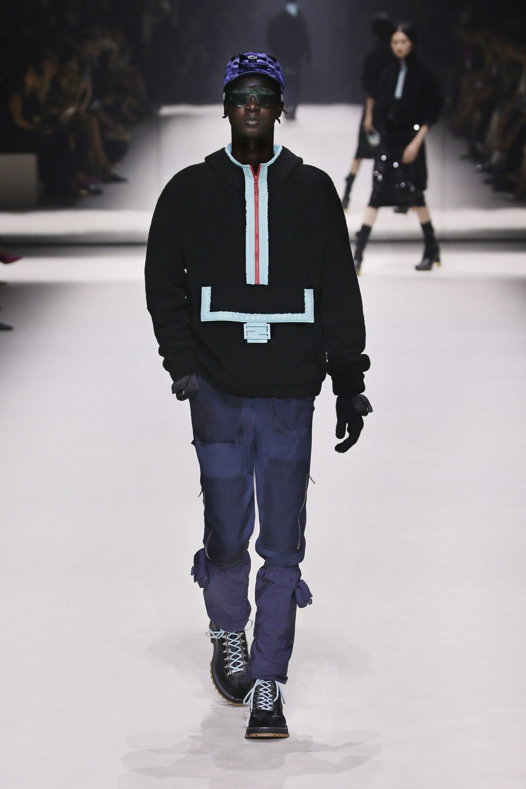 35_Fendi_25_Baguette