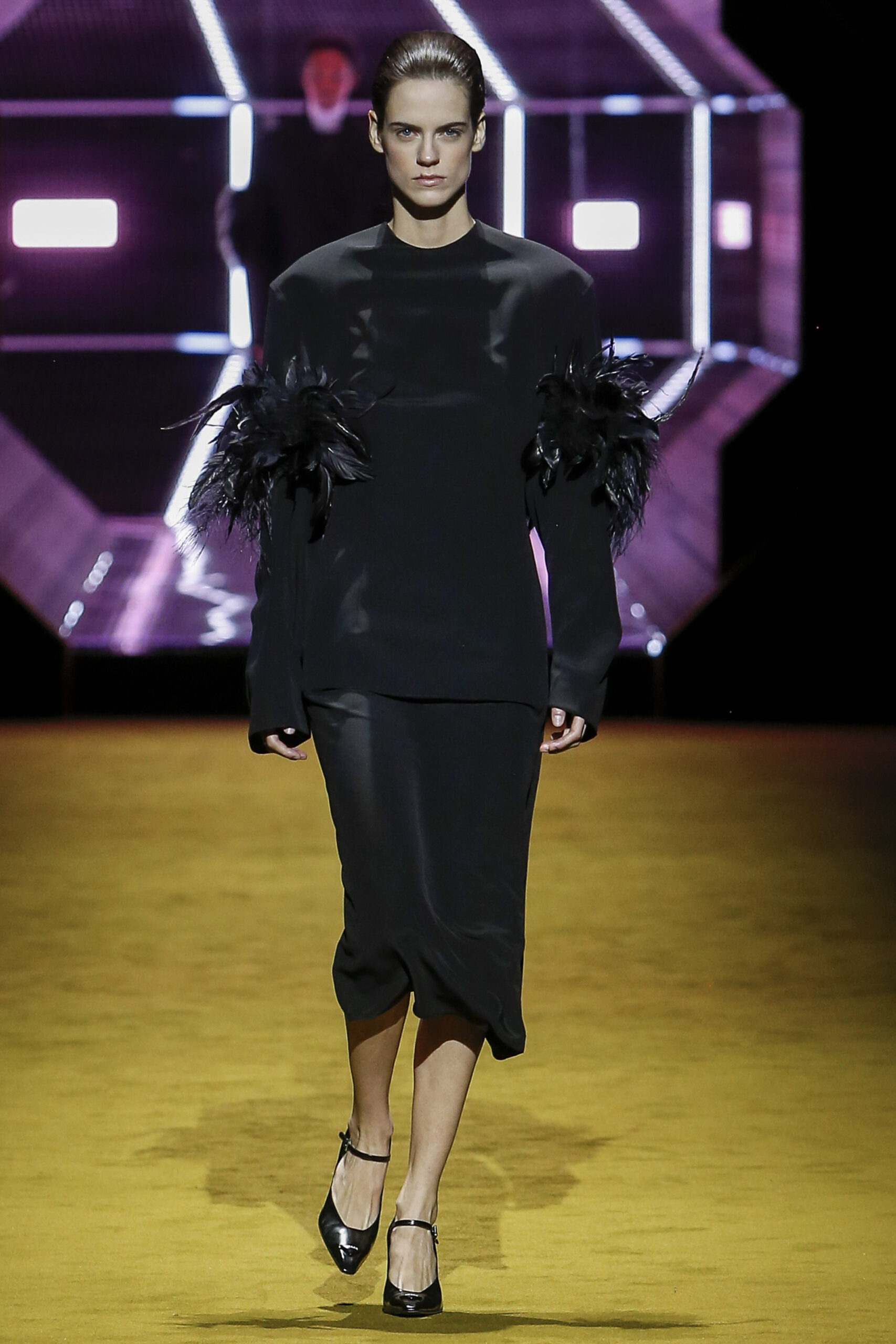 50-pradadonnafw22-1.jpg