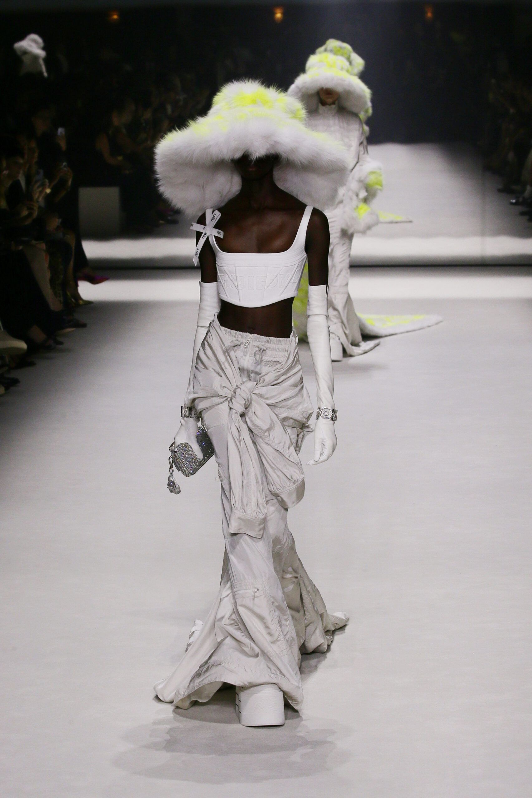 52_Fendi_25_Baguette