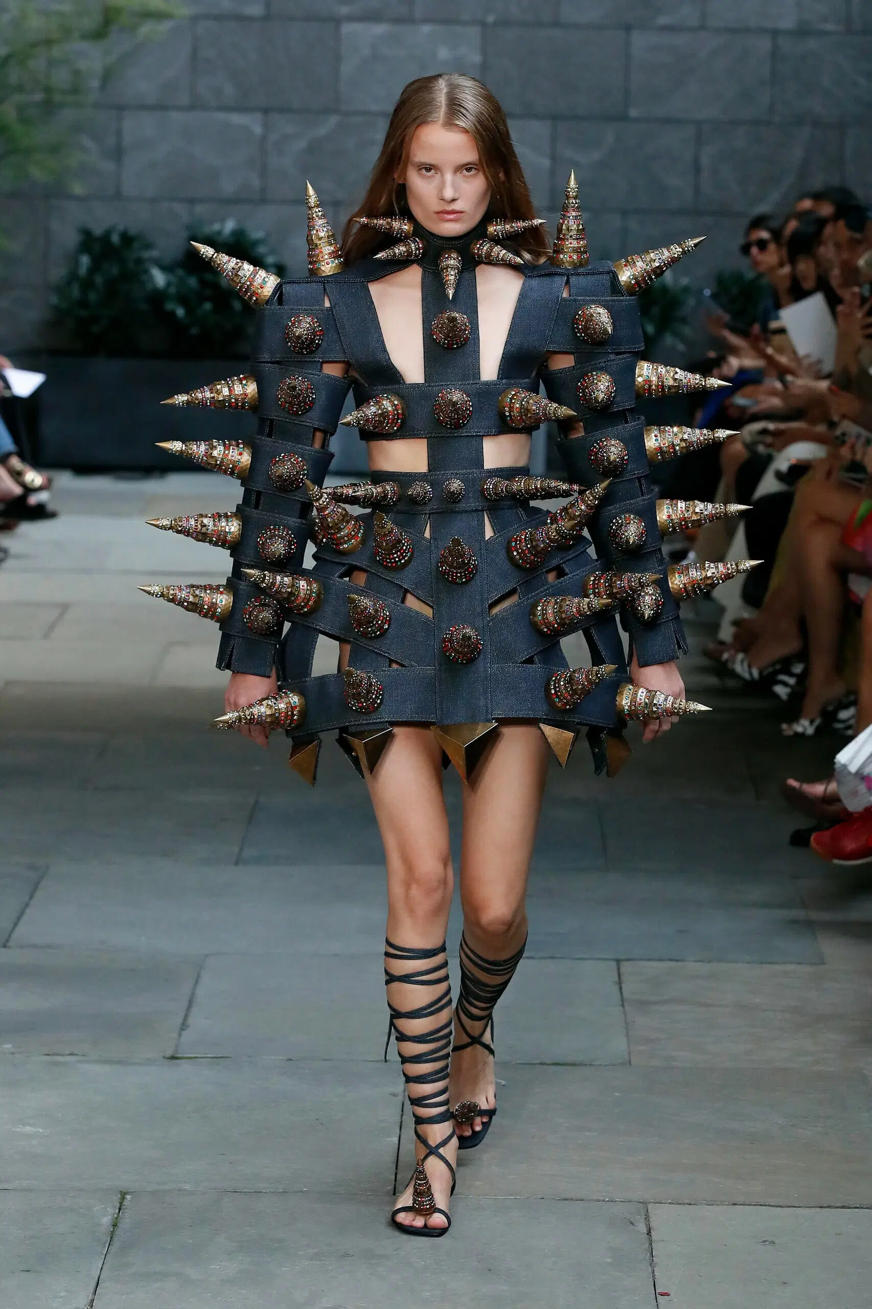 Area-Ready-To-Wear-Spring-Summer-2023-New-York-Fashion-Week-Runway-001