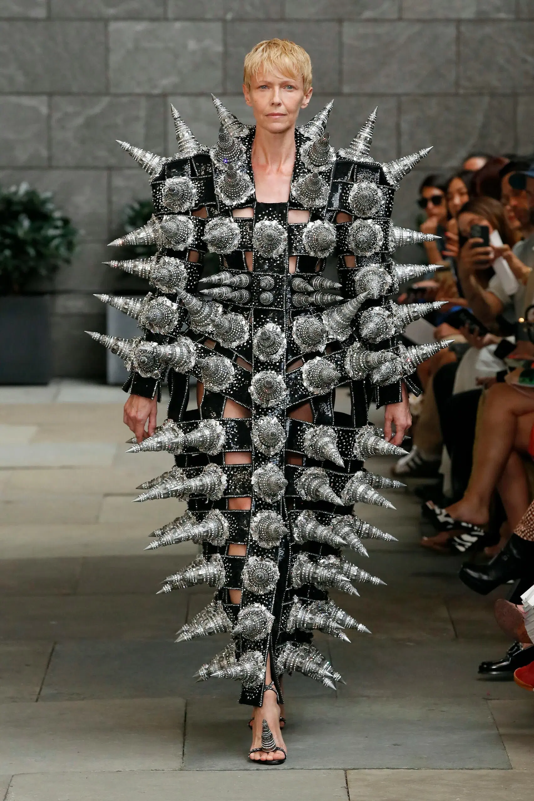 Area-Ready-To-Wear-Spring-Summer-2023-New-York-Fashion-Week-Runway-023