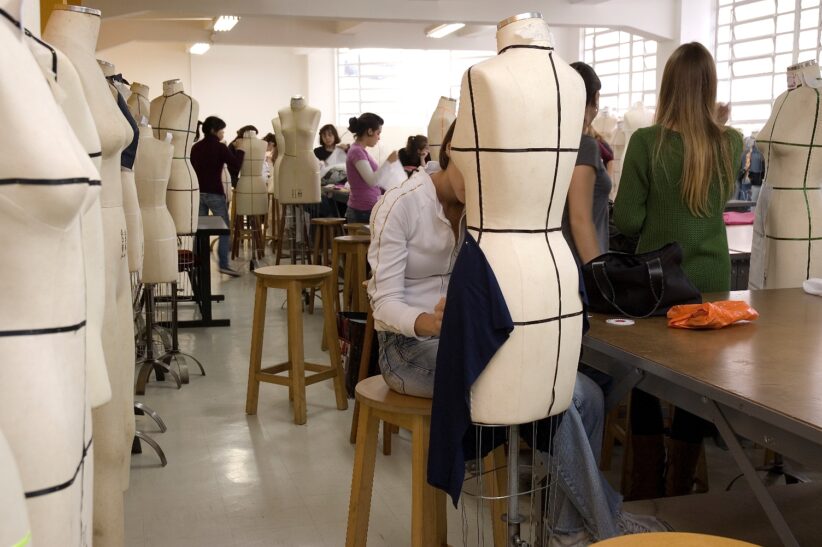 Top 10: as melhores faculdades de moda particulares do Brasil
Um guia atualizado para te ajudar a fazer a melhor escolha quando o assunto é estudar moda