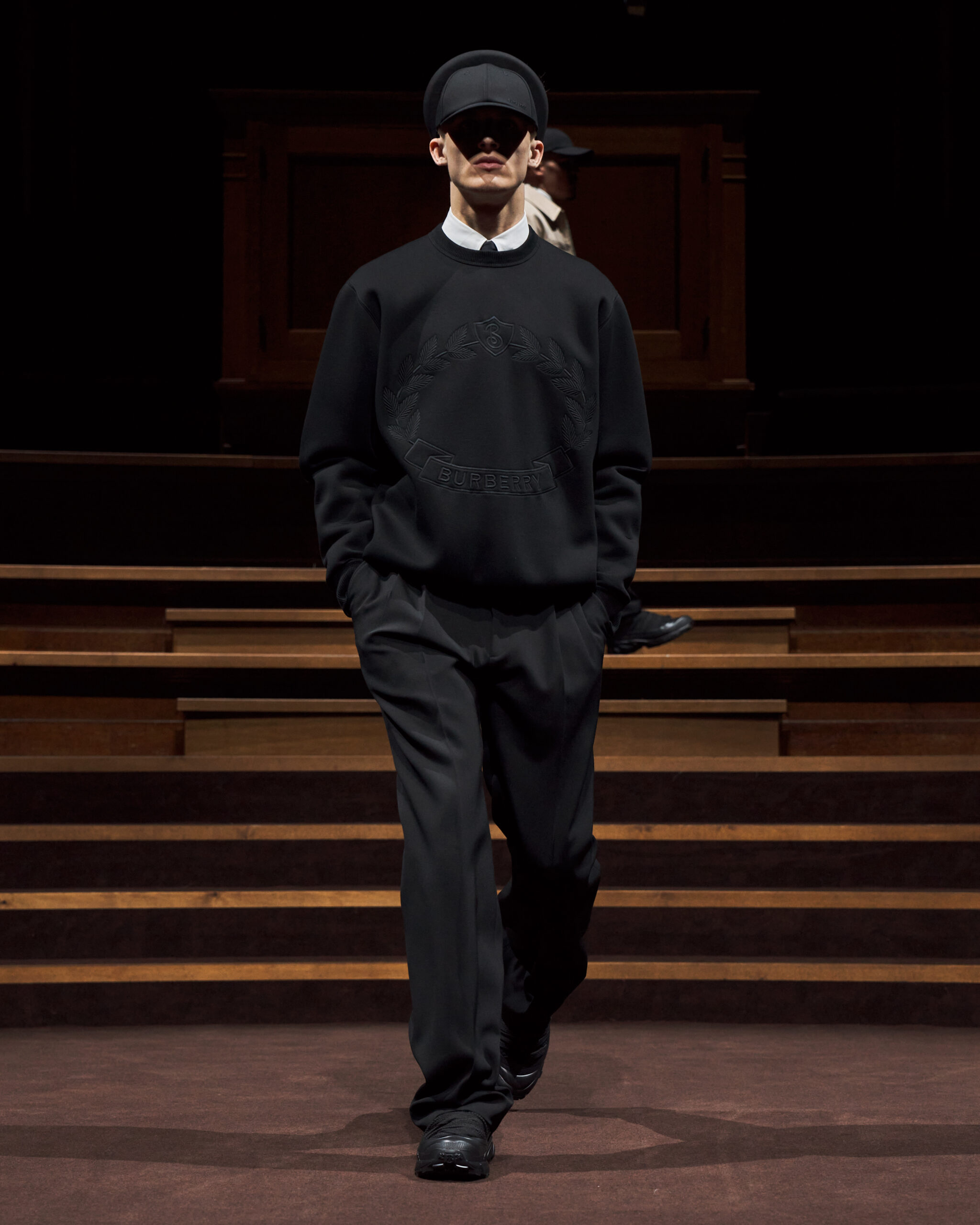 burberry-autumn-winter-2022-menswear-collection-look-1-1.jpg