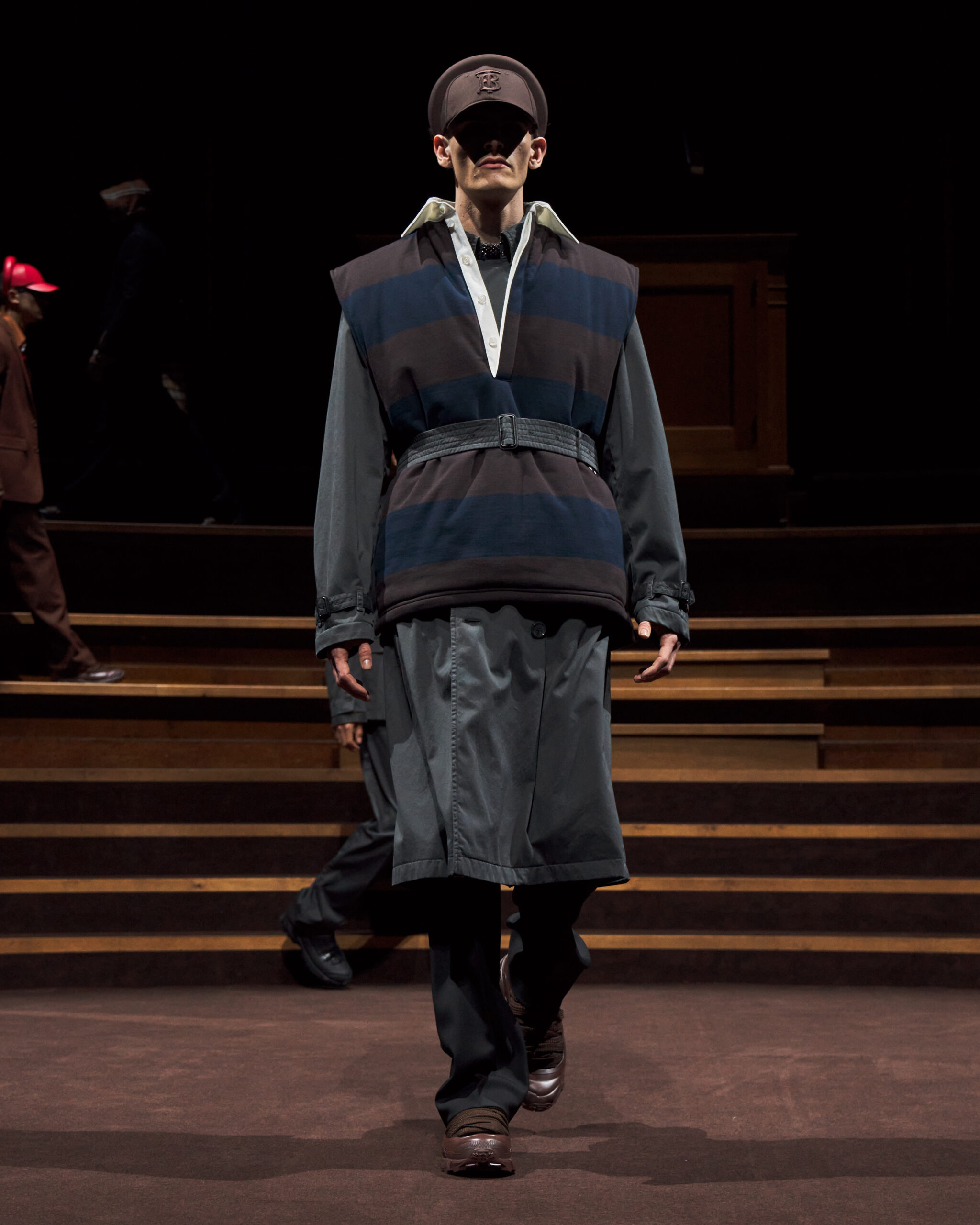 burberry-autumn-winter-2022-menswear-collection-look-12-1.jpg