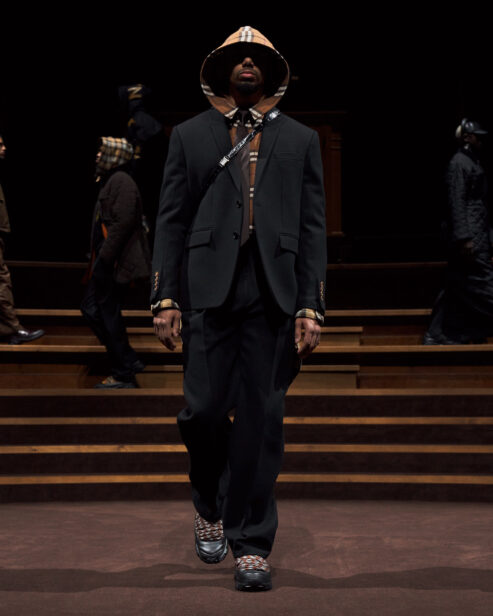 burberry-autumn-winter-2022-menswear-collection-look-20-1.jpg