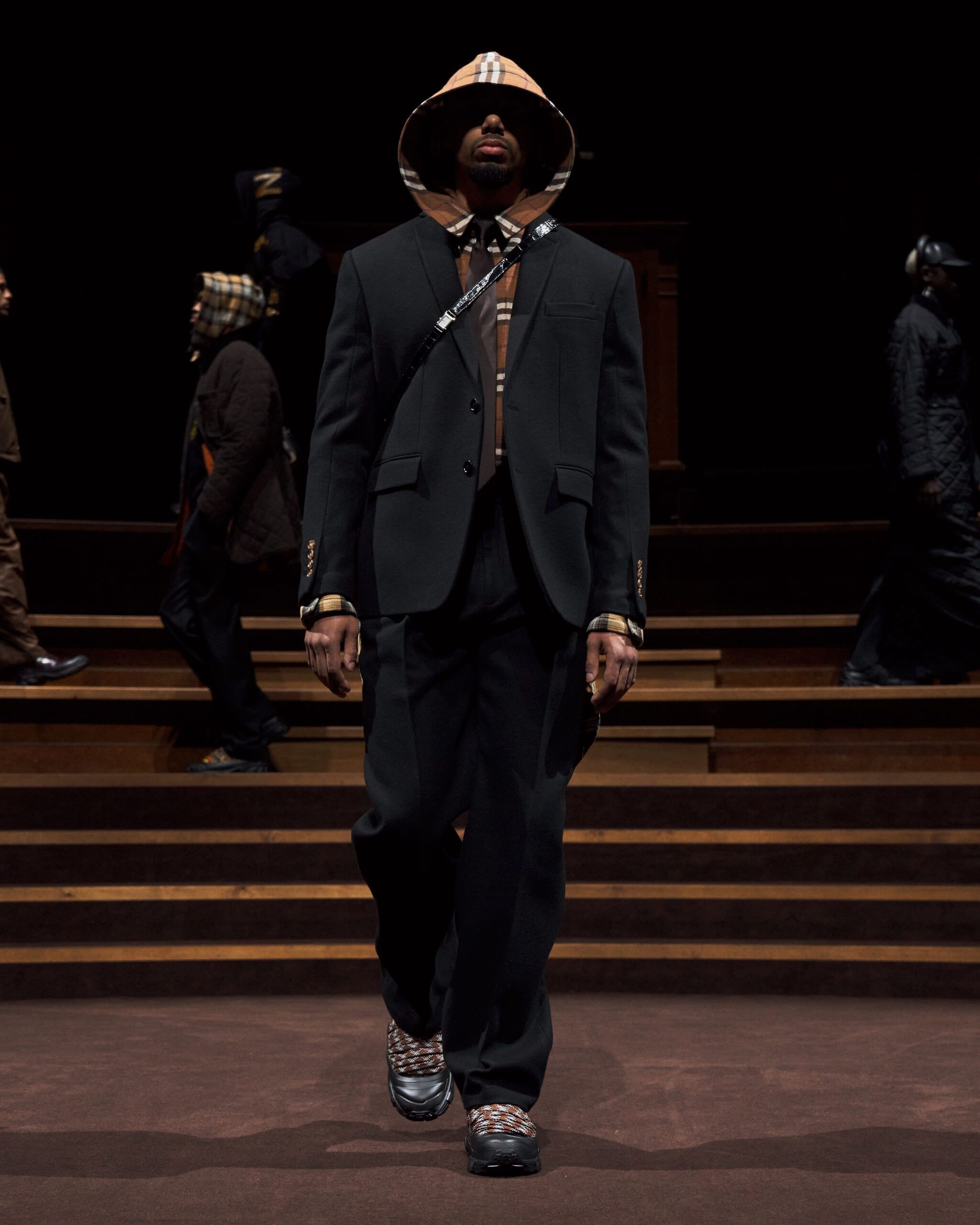 burberry-autumn-winter-2022-menswear-collection-look-20-1.jpg