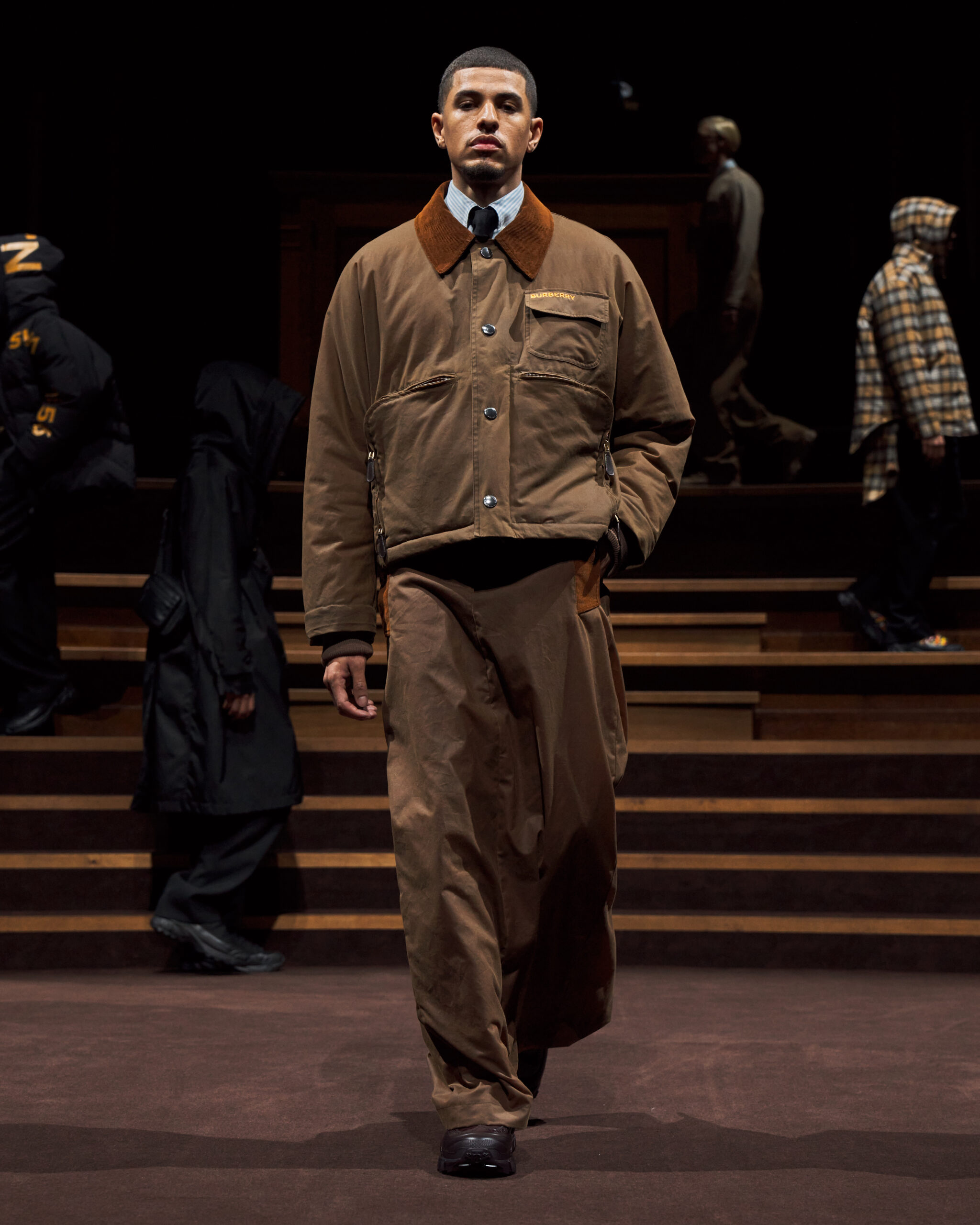 burberry-autumn-winter-2022-menswear-collection-look-24-1.jpg
