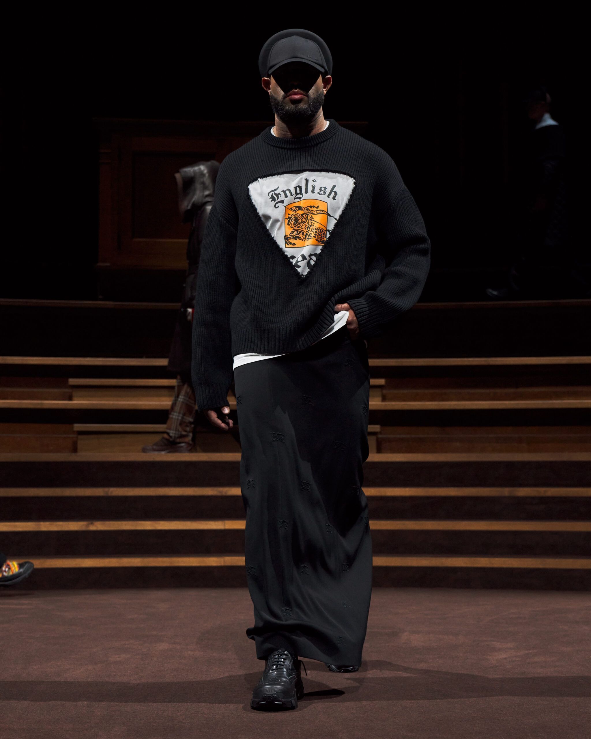 burberry-autumn-winter-2022-menswear-collection-look-28-1.jpg