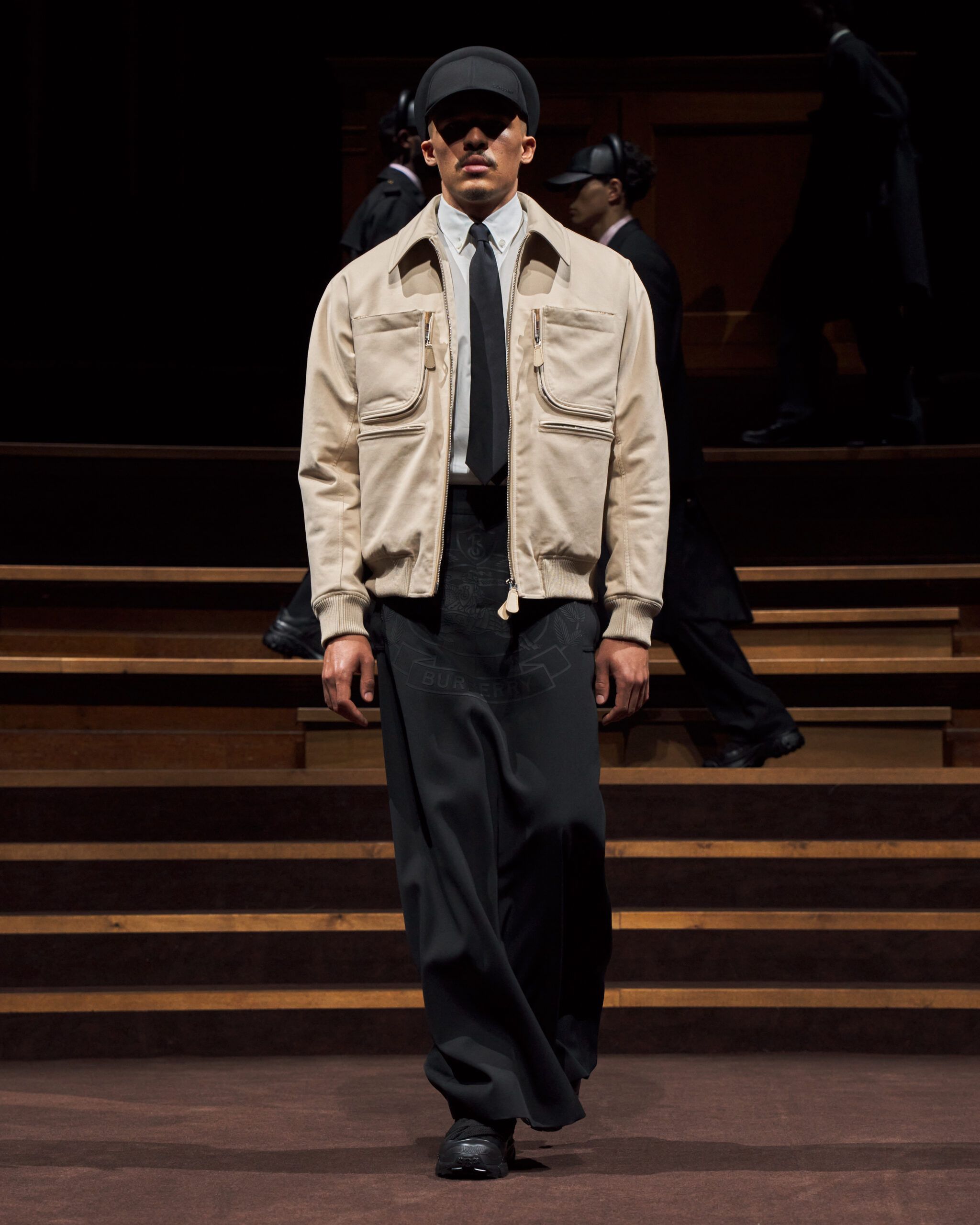 burberry-autumn-winter-2022-menswear-collection-look-3-1.jpg