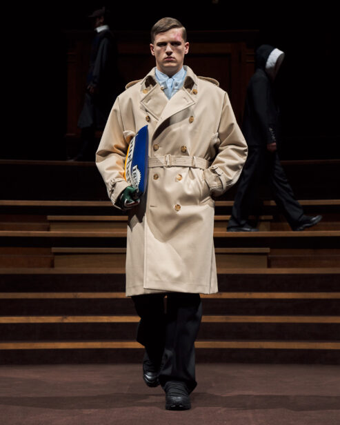 burberry-autumn-winter-2022-menswear-collection-look-4-1.jpg