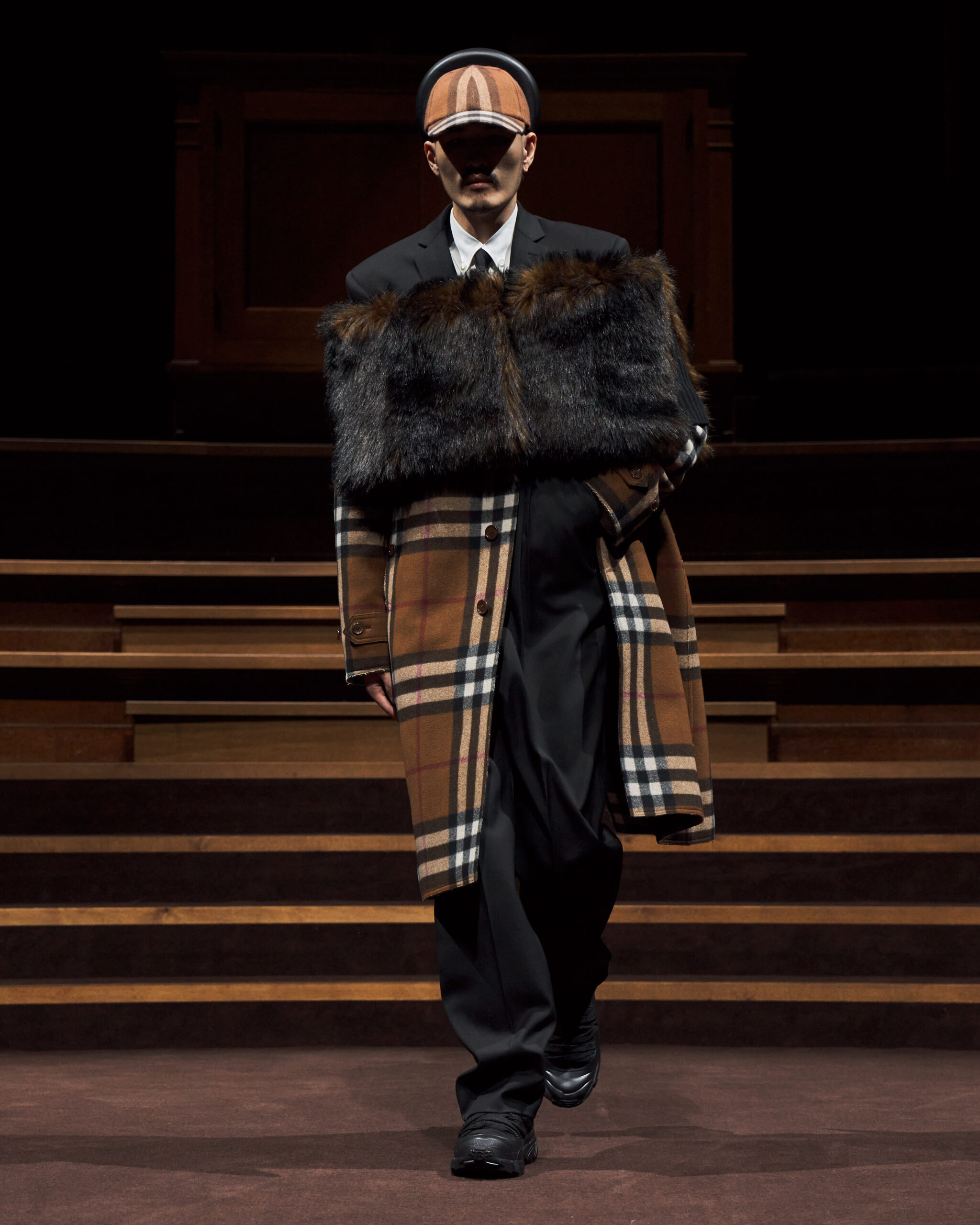 burberry-autumn-winter-2022-menswear-collection-look-40-1.jpg