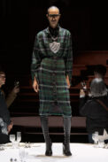 burberry-autumn-winter-2022-womenswear-collection-look-15-1.jpg