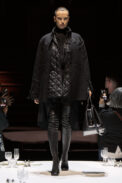 burberry-autumn-winter-2022-womenswear-collection-look-19-1.jpg