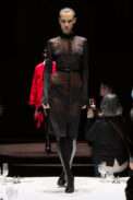 burberry-autumn-winter-2022-womenswear-collection-look-21-1.jpg