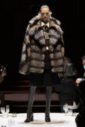 burberry-autumn-winter-2022-womenswear-collection-look-25-1.jpg