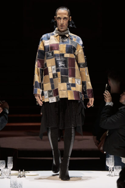 burberry-autumn-winter-2022-womenswear-collection-look-28-1.jpg