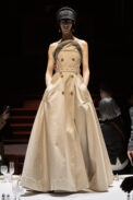 burberry-autumn-winter-2022-womenswear-collection-look-32-1.jpg