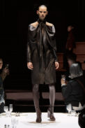 burberry-autumn-winter-2022-womenswear-collection-look-34-1.jpg