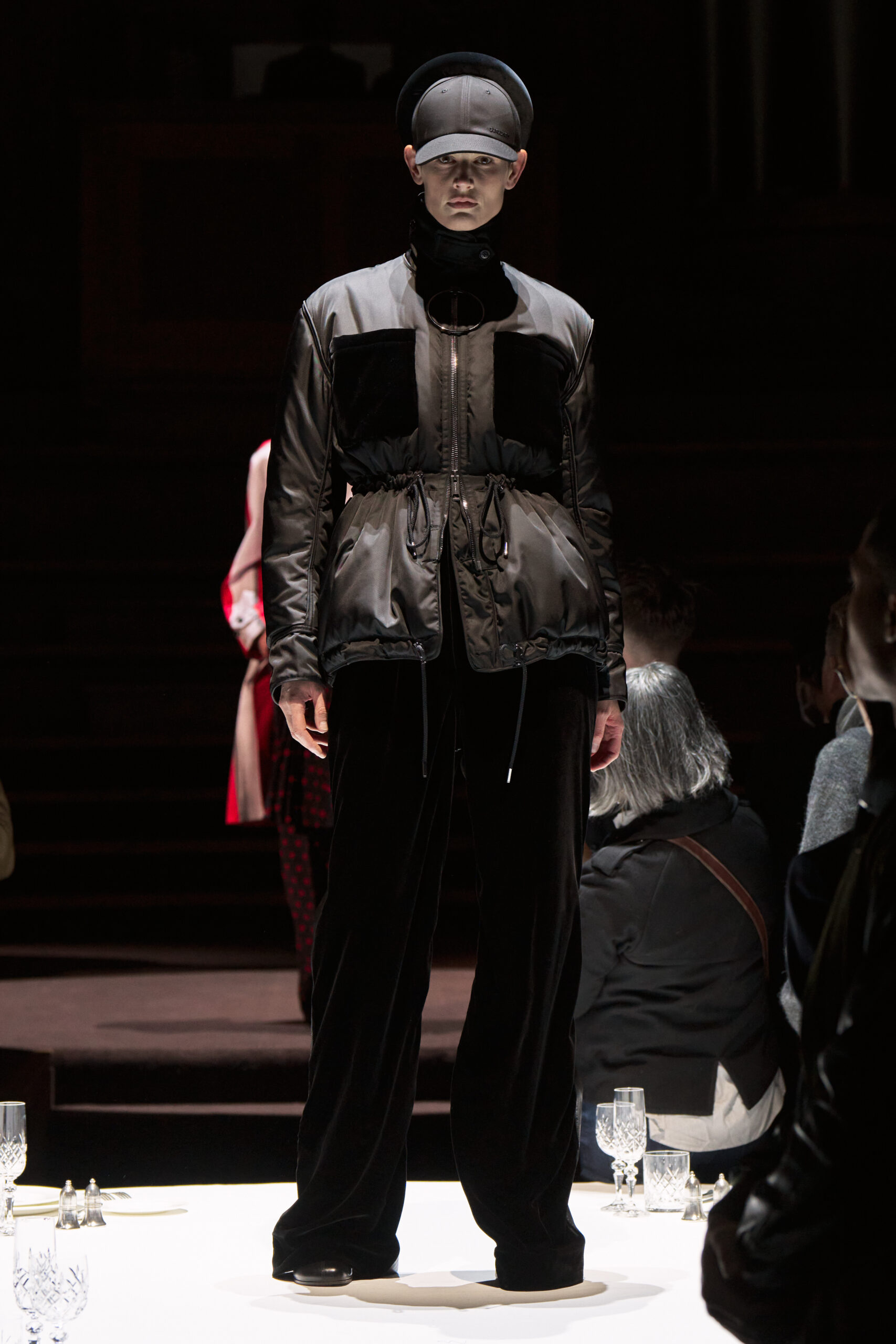 burberry-autumn-winter-2022-womenswear-collection-look-39-1.jpg