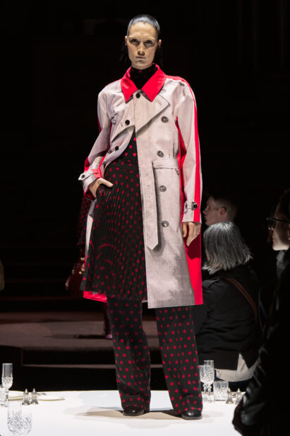 burberry-autumn-winter-2022-womenswear-collection-look-40-1.jpg