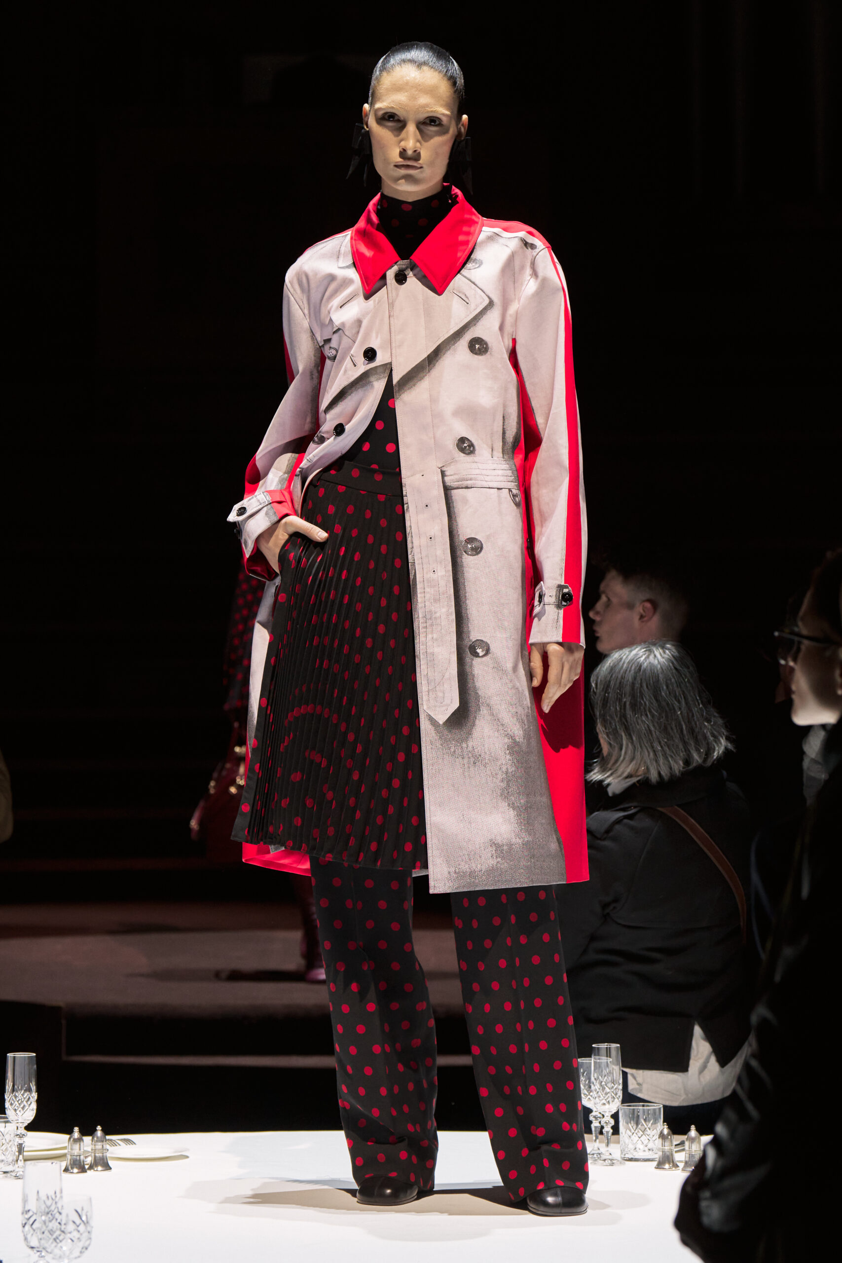 burberry-autumn-winter-2022-womenswear-collection-look-40-1.jpg