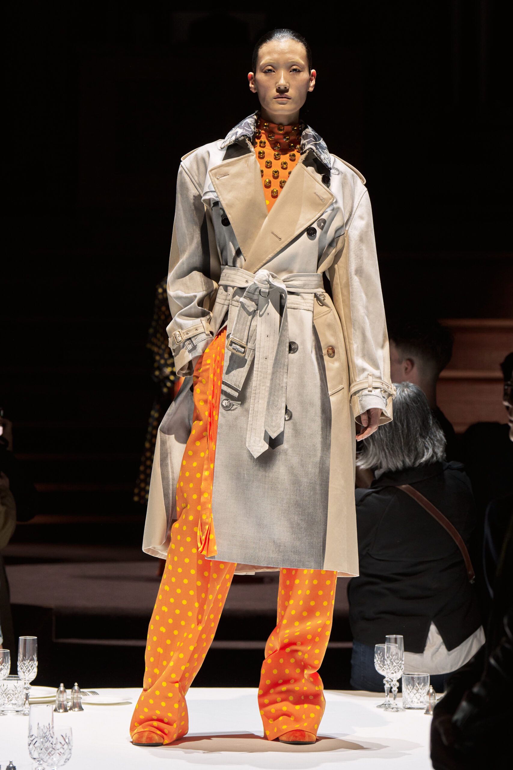 burberry-autumn-winter-2022-womenswear-collection-look-42-1.jpg