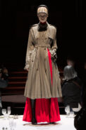 burberry-autumn-winter-2022-womenswear-collection-look-45-1.jpg