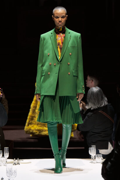 burberry-autumn-winter-2022-womenswear-collection-look-46-1.jpg