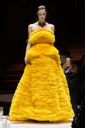 burberry-autumn-winter-2022-womenswear-collection-look-47-1.jpg