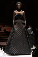 burberry-autumn-winter-2022-womenswear-collection-look-49-1.jpg