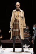 burberry-autumn-winter-2022-womenswear-collection-look-5-1.jpg