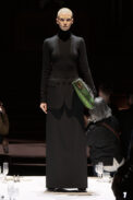 burberry-autumn-winter-2022-womenswear-collection-look-51-1.jpg