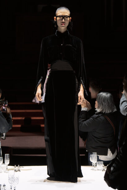 burberry-autumn-winter-2022-womenswear-collection-look-52-1.jpg