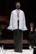 burberry-autumn-winter-2022-womenswear-collection-look-53-1.jpg