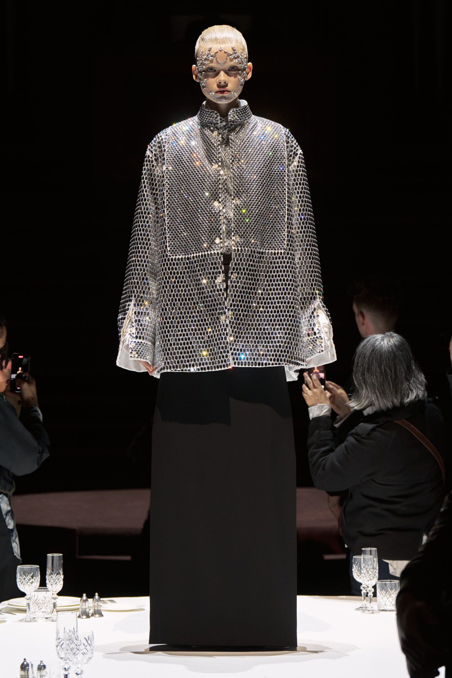 burberry-autumn-winter-2022-womenswear-collection-look-55-1.jpg